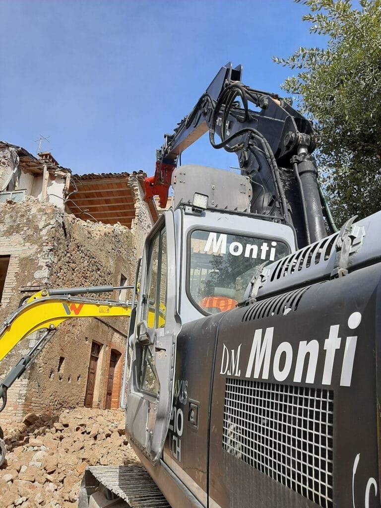 Demolizione eseguita da D.M. Monti a Montecastrilli (6)